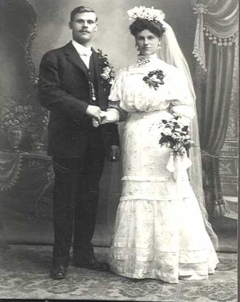 Unidentified wedding photo Carlson studio.jpg